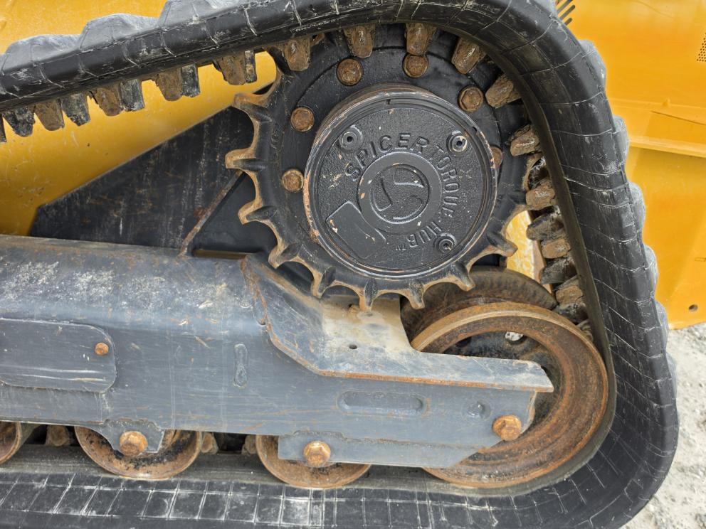 Image for 2023 John Deere 325G