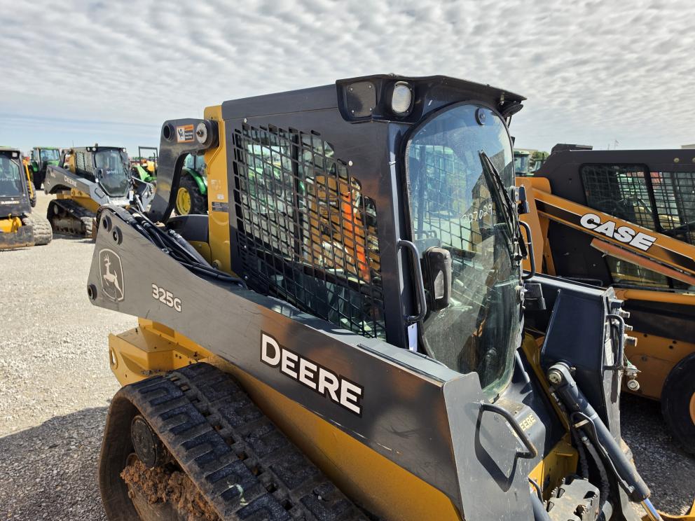 Image for 2023 John Deere 325G