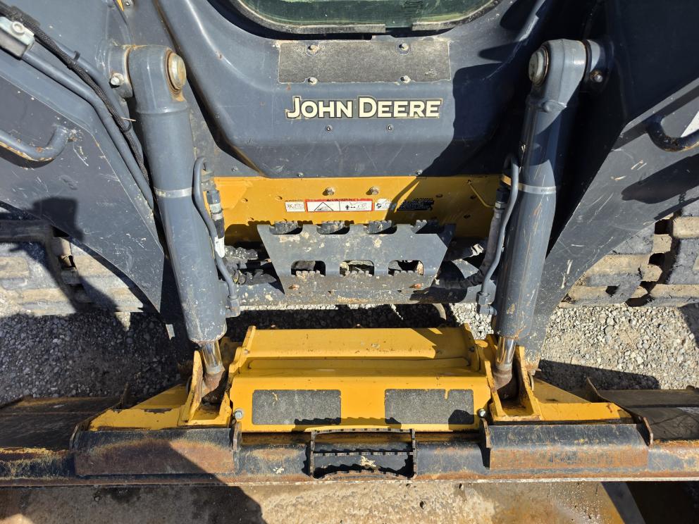 Image for 2023 John Deere 325G