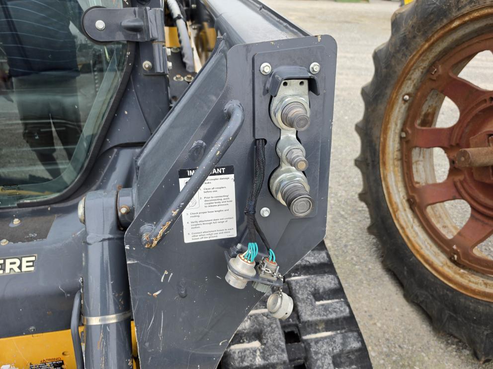 Image for 2023 John Deere 325G