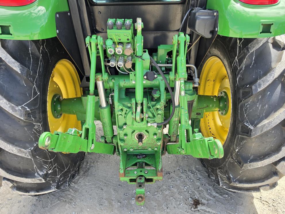 Image for 2014 John Deere 6115D