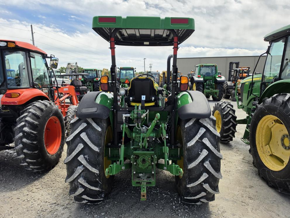 Image for 2022 John Deere 5090E