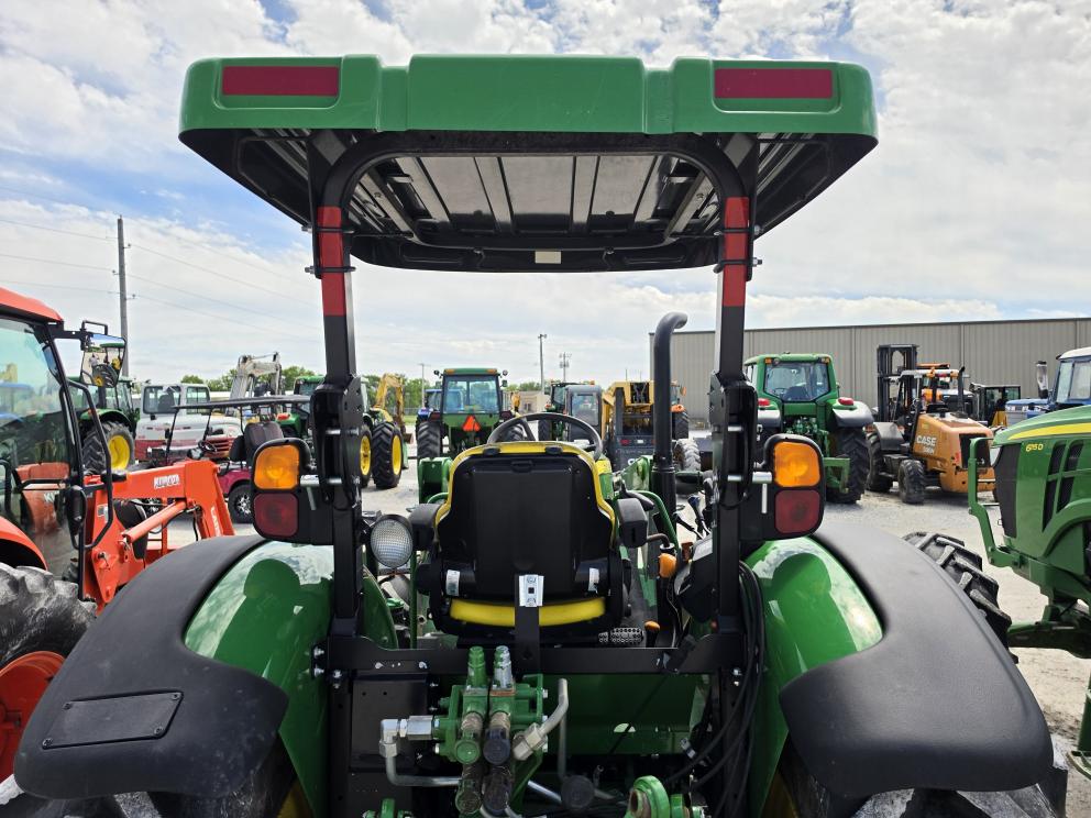 Image for 2022 John Deere 5090E