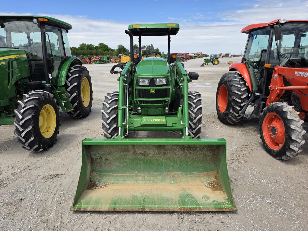 Image for 2022 John Deere 5090E