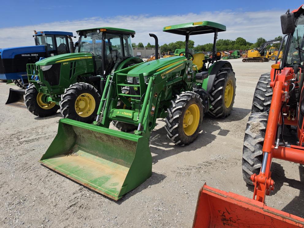 Image for 2022 John Deere 5090E