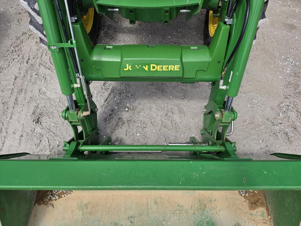 Image for 2022 John Deere 5090E