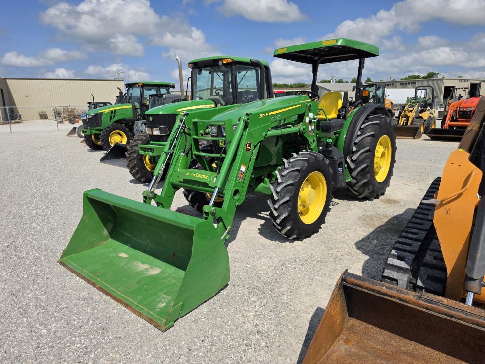 Image for 2022 John Deere 5090E