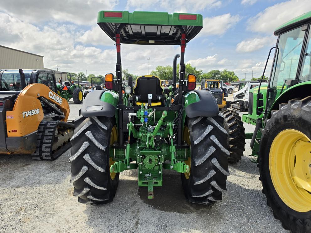 Image for 2022 John Deere 5090E