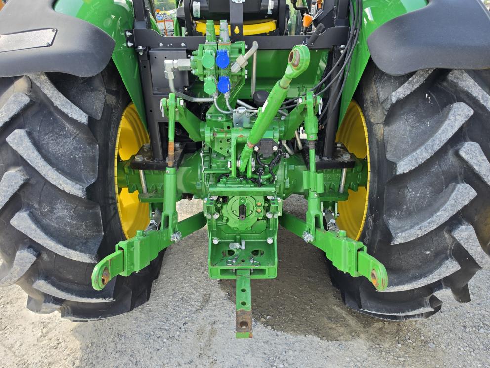 Image for 2022 John Deere 5090E