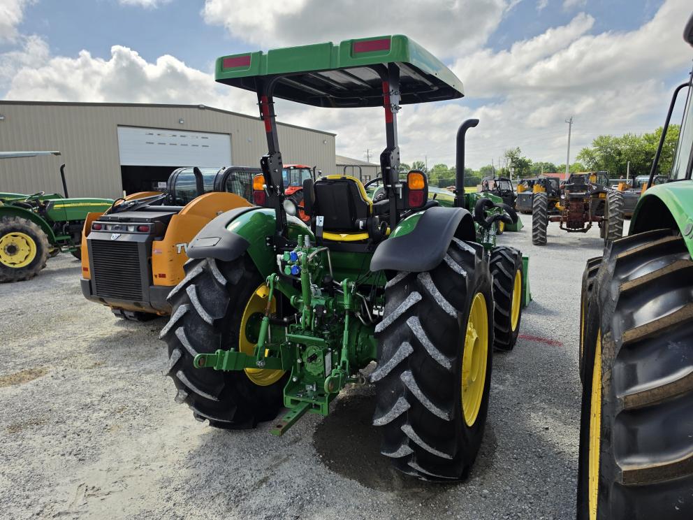 Image for 2022 John Deere 5090E