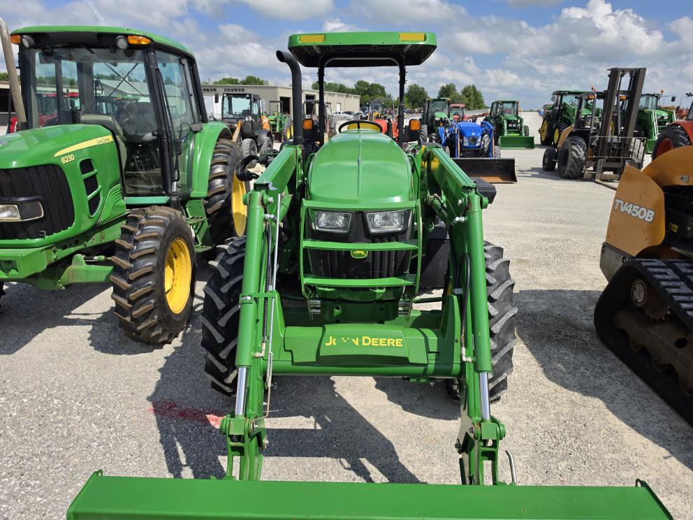 Image for 2022 John Deere 5090E