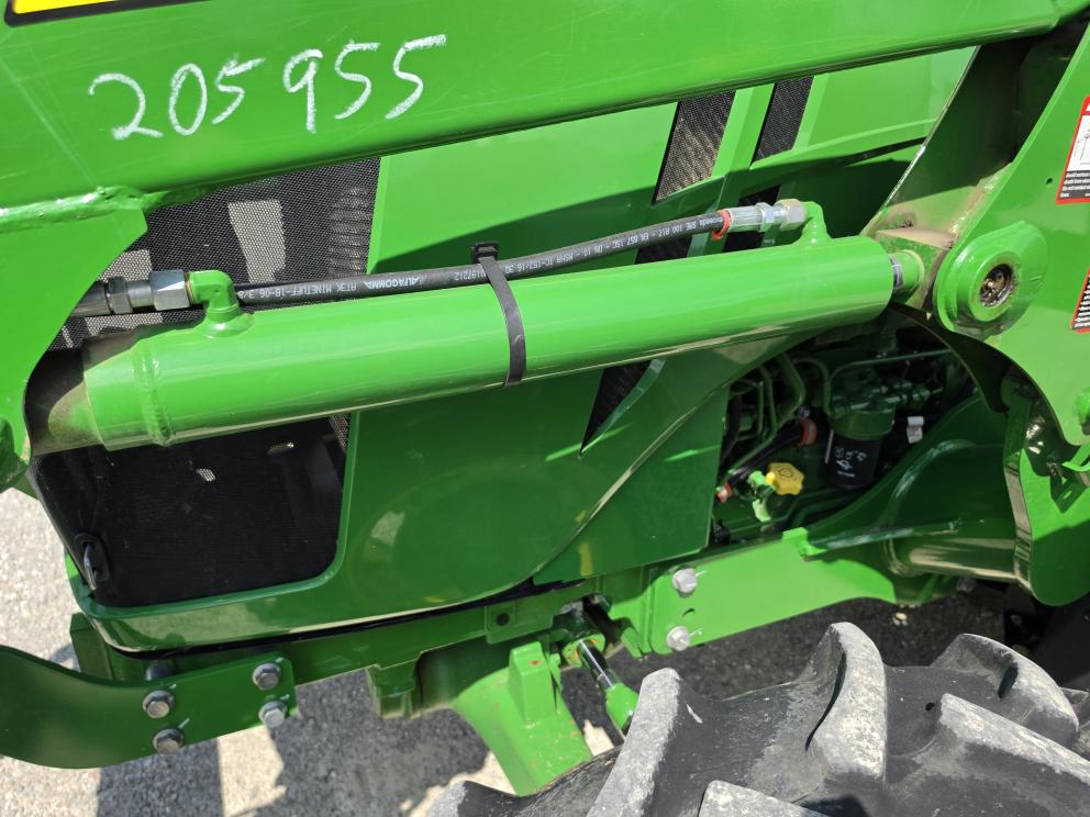 Image for 2022 John Deere 5090E