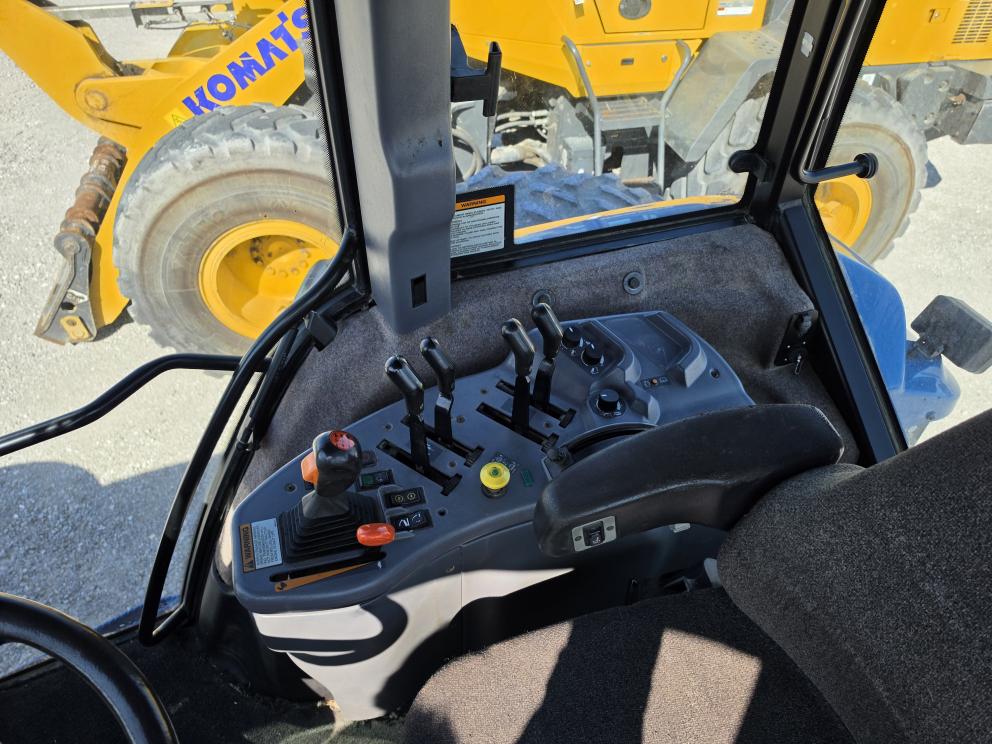 Image for 2001 New Holland 8870
