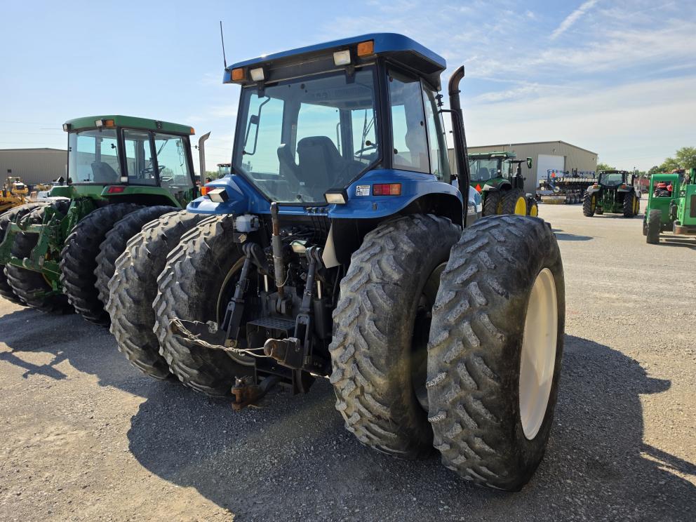 Image for 2001 New Holland 8870