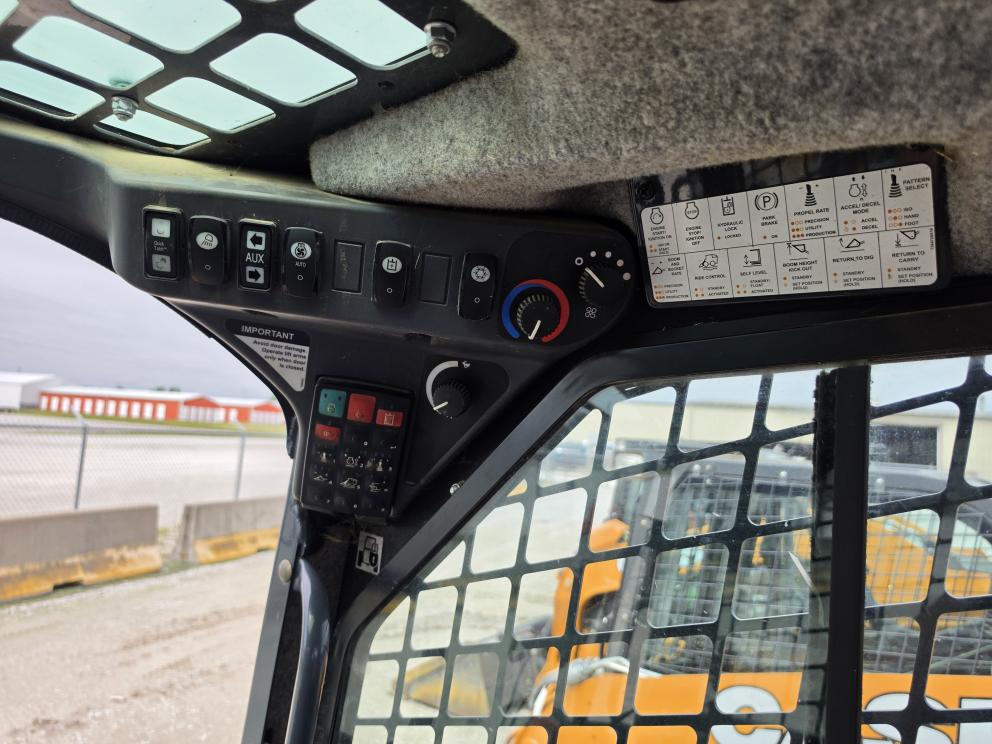 Image for 2018 John Deere 333G