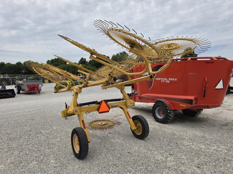 Image for 2017 Vermeer VR1022