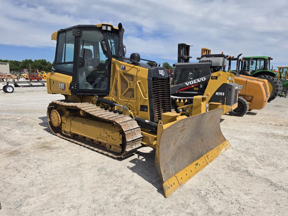 Image for 2021 Caterpillar D1