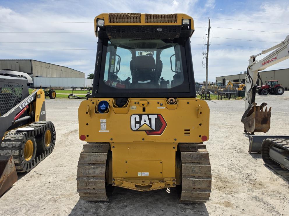 Image for 2021 Caterpillar D1