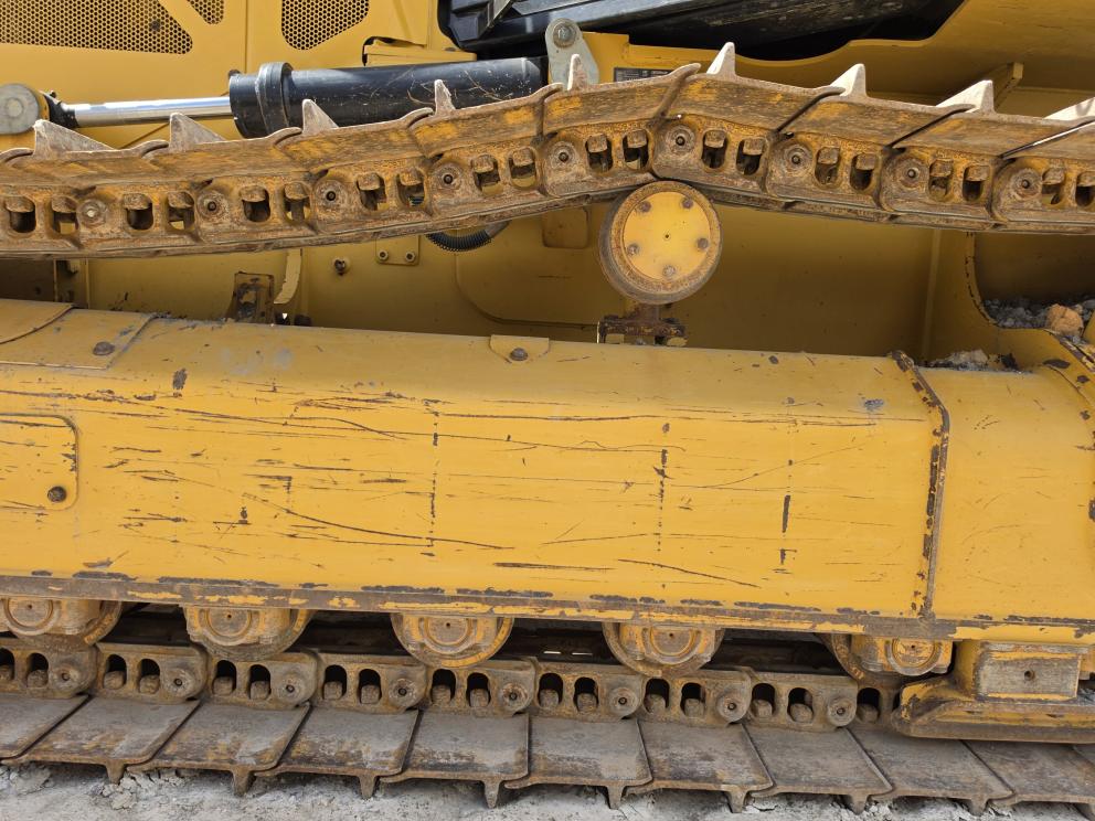 Image for 2021 Caterpillar D1