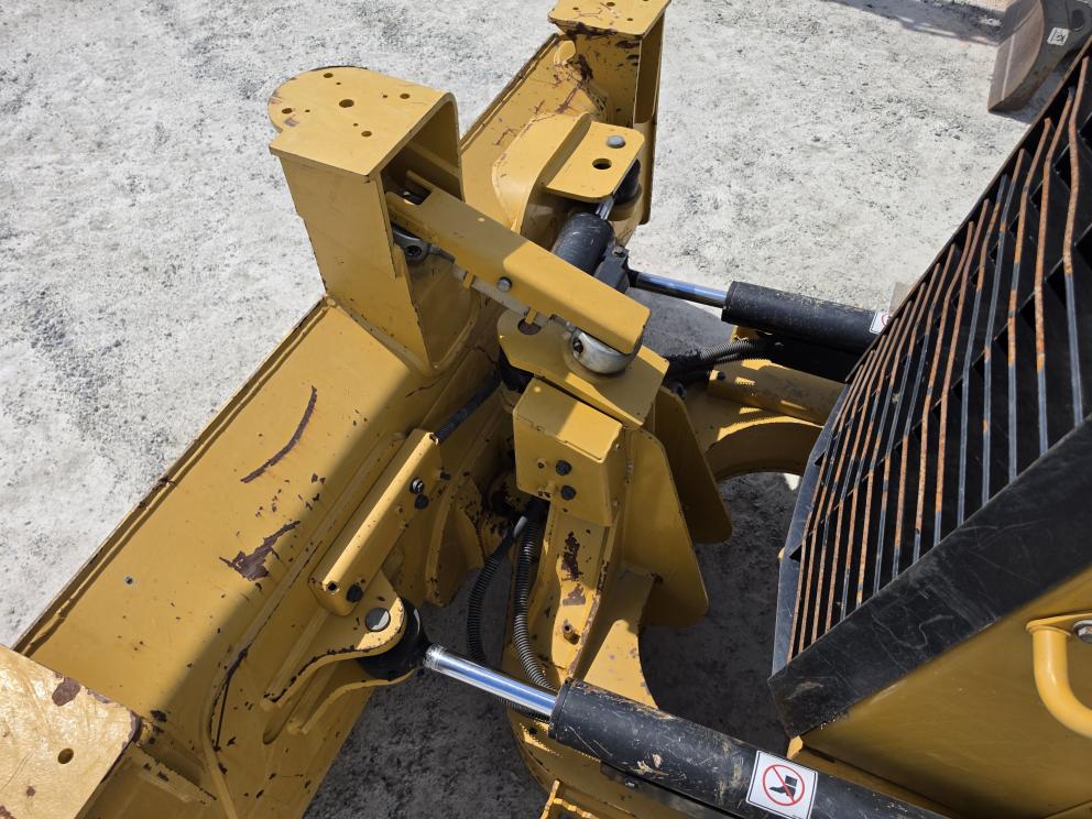 Image for 2021 Caterpillar D1