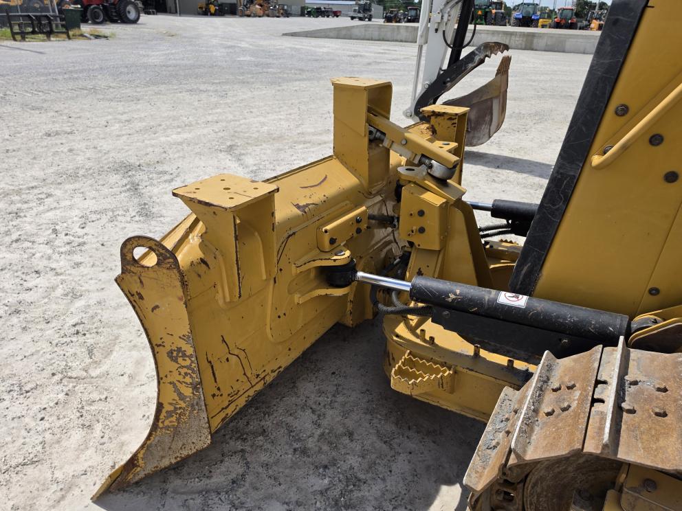 Image for 2021 Caterpillar D1