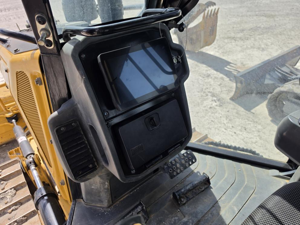 Image for 2021 Caterpillar D1