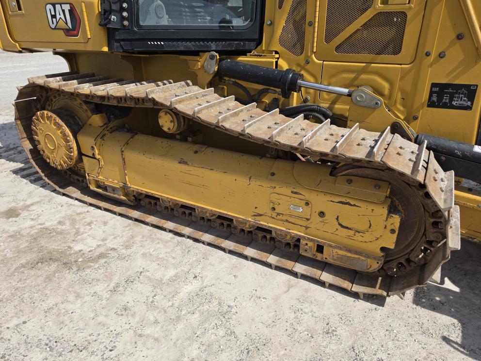 Image for 2021 Caterpillar D1