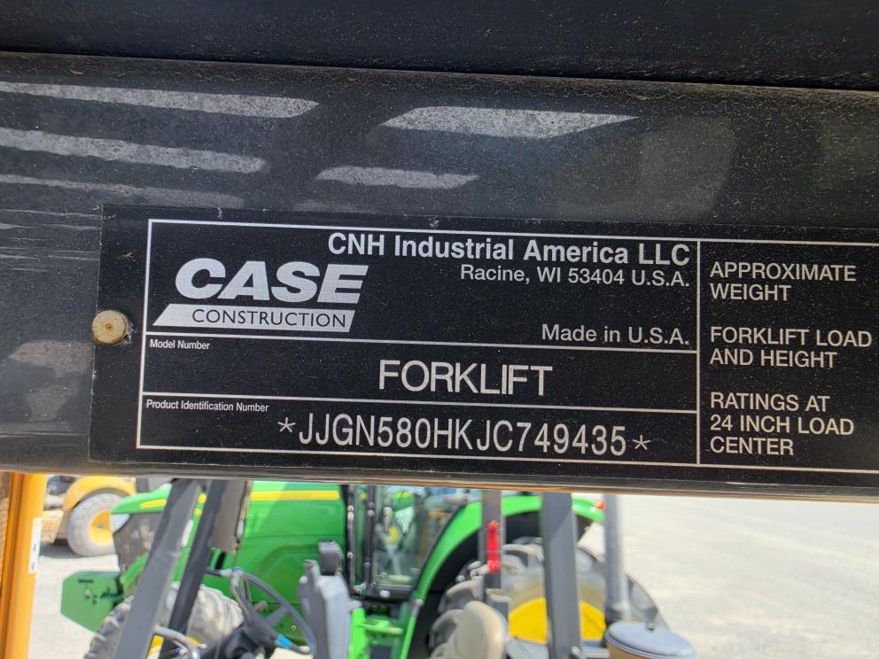 Image for 2019 Case 588H