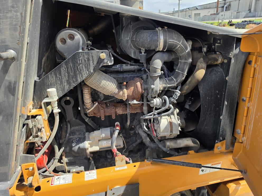 Image for 2019 Case 588H