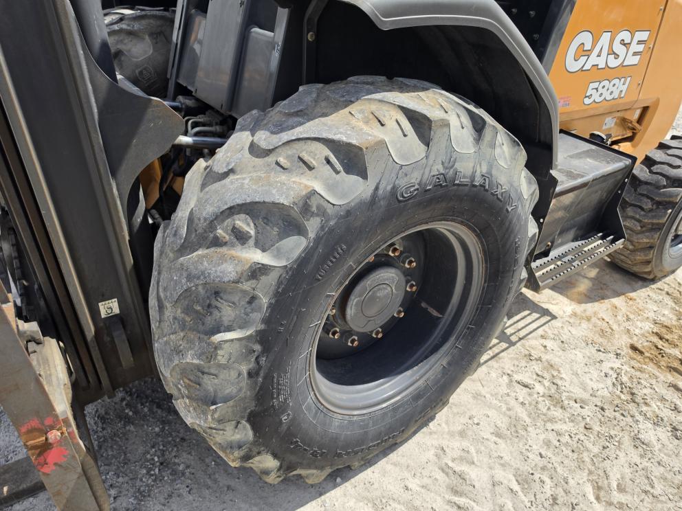 Image for 2019 Case 588H