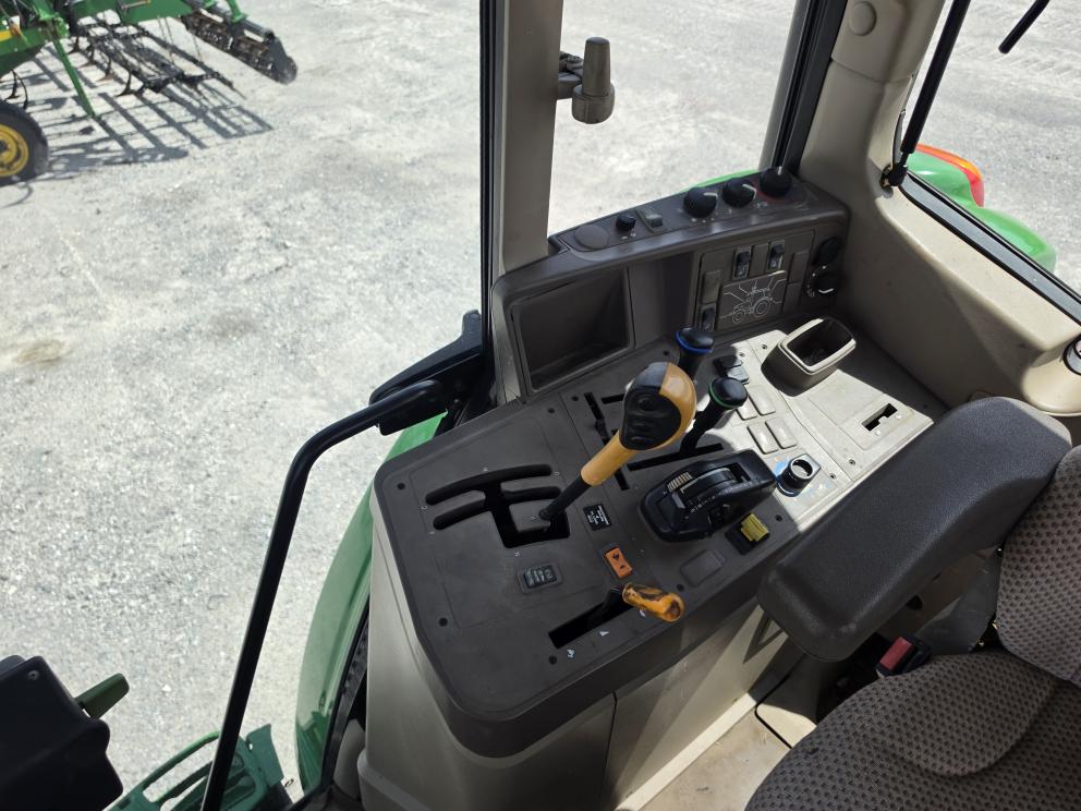 Image for 2014 John Deere 6140M