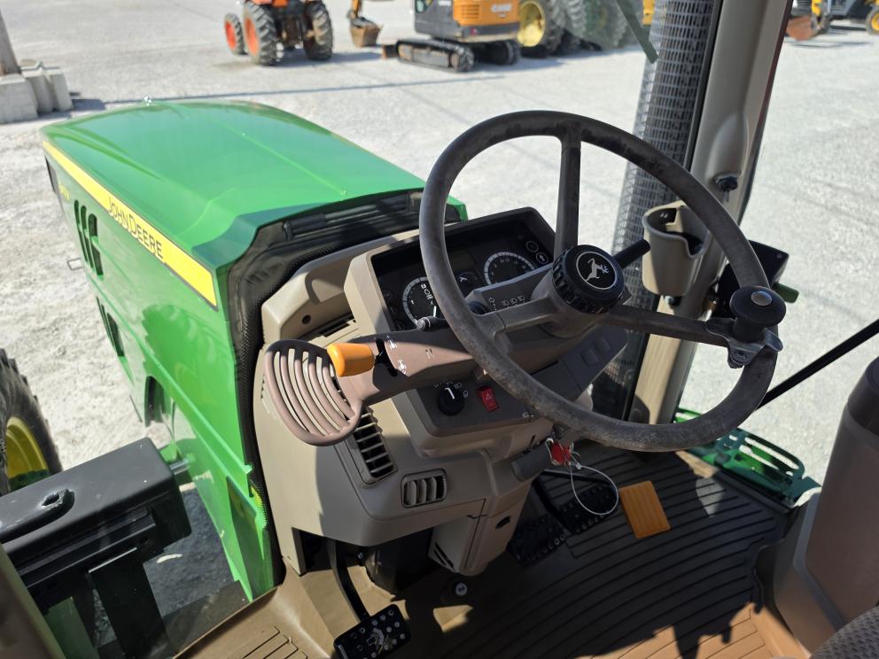 Image for 2014 John Deere 6140M