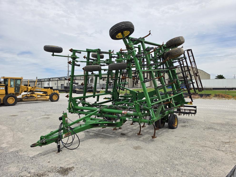 Image for 2011 John Deere 2210
