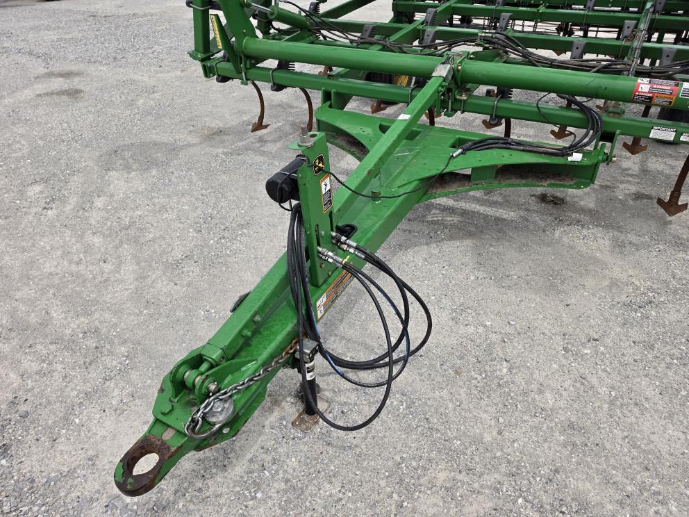 Image for 2011 John Deere 2210