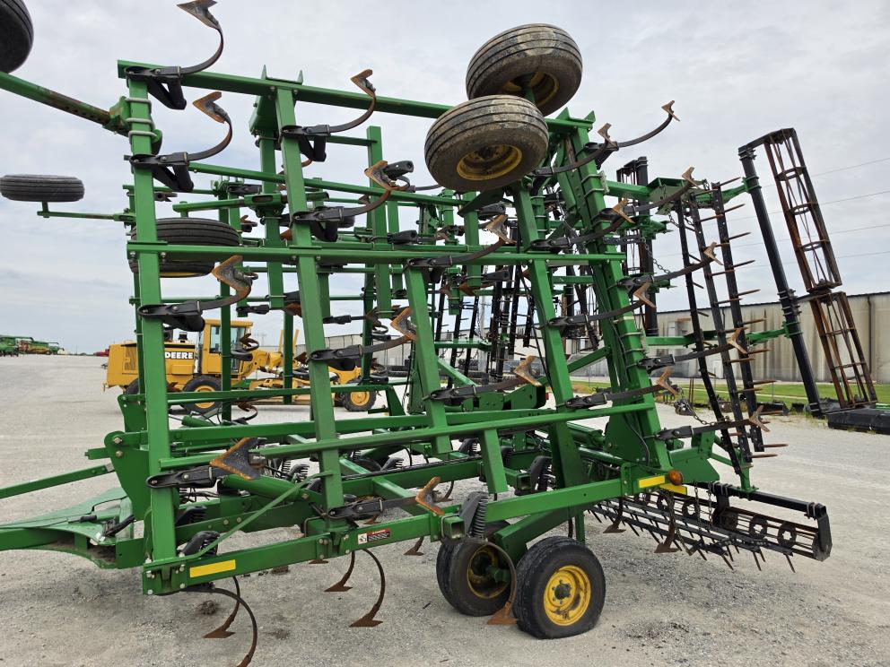 Image for 2011 John Deere 2210