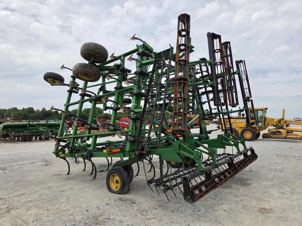 Image for 2011 John Deere 2210