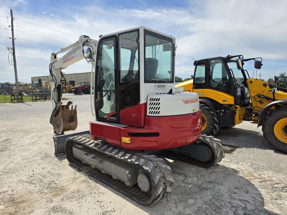 Image for 2016 Takeuchi TB280FR