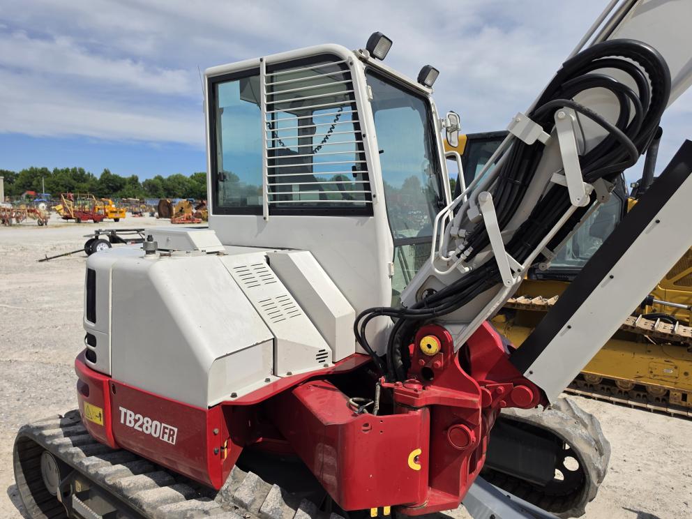 Image for 2016 Takeuchi TB280FR
