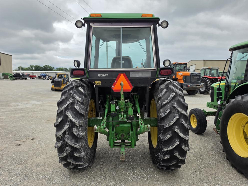 Image for 1989 John Deere 4255