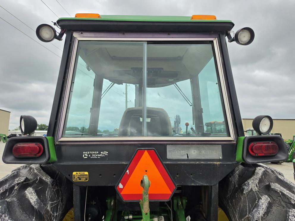 Image for 1989 John Deere 4255