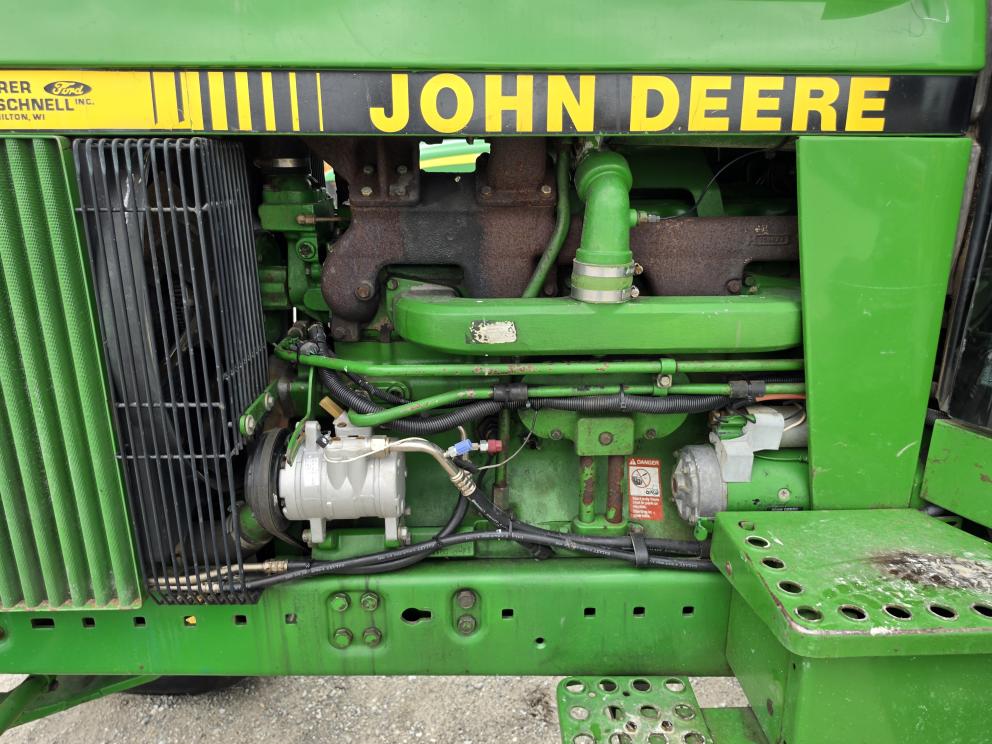 Image for 1989 John Deere 4255