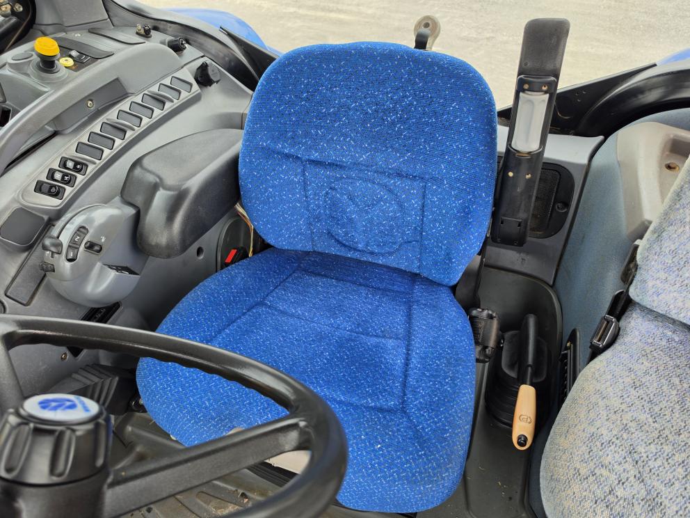 Image for 2004 New Holland TS115A