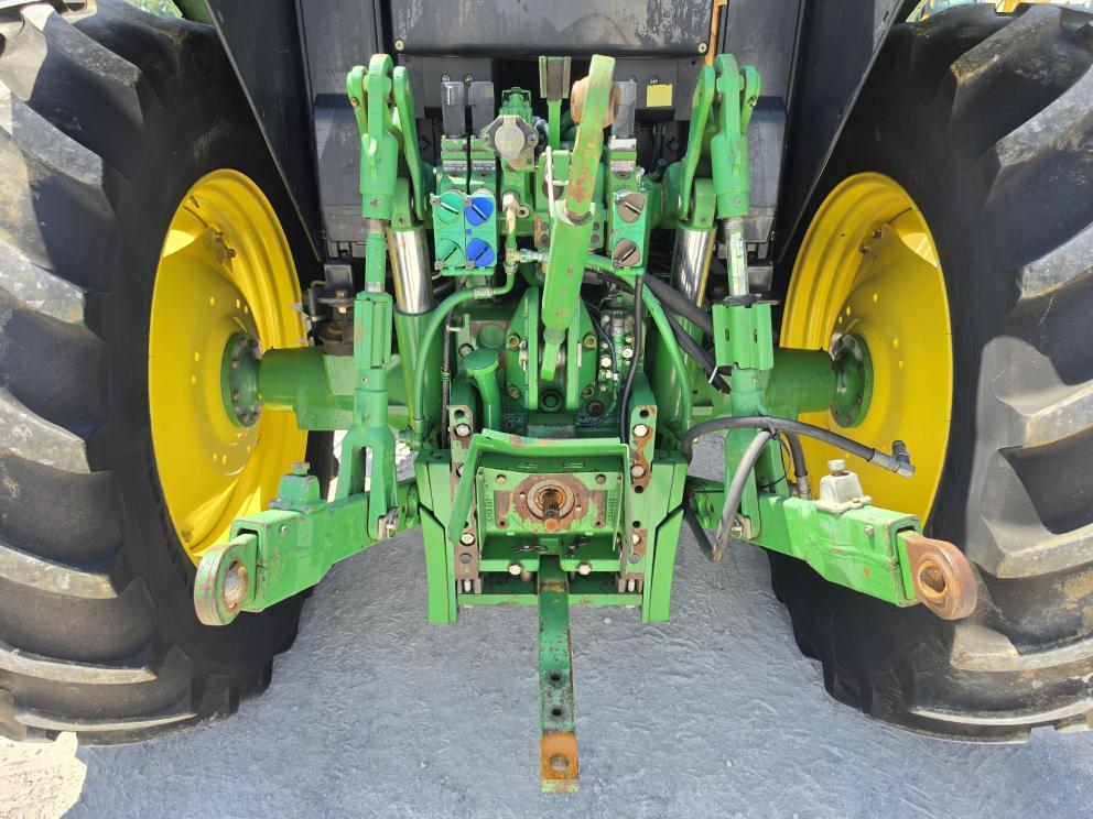 Image for 2013 John Deere 6125M