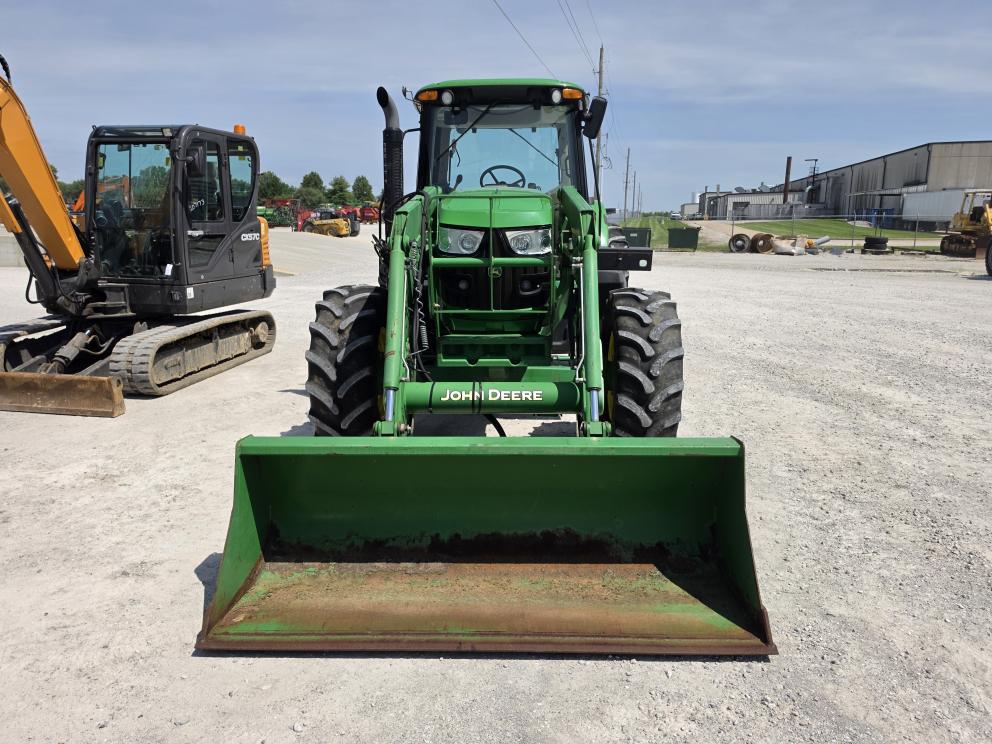 Image for 2013 John Deere 6125M