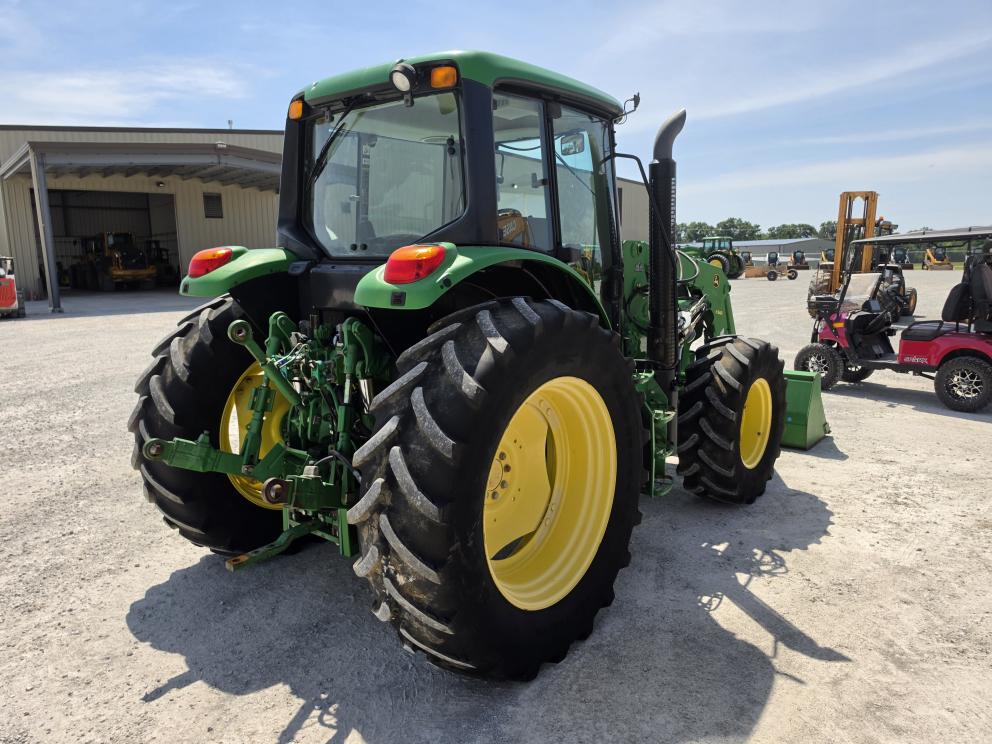 Image for 2013 John Deere 6125M