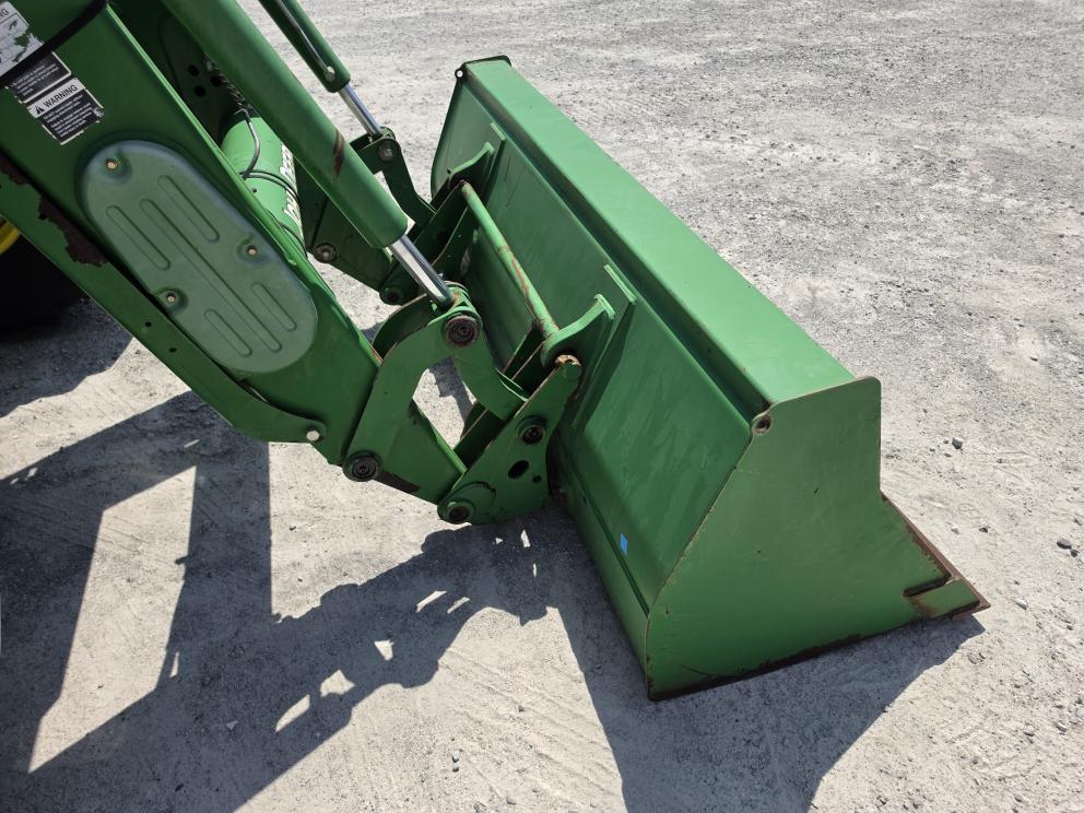 Image for 2013 John Deere 6125M