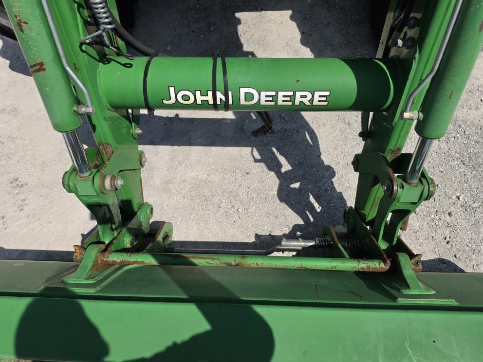 Image for 2013 John Deere 6125M