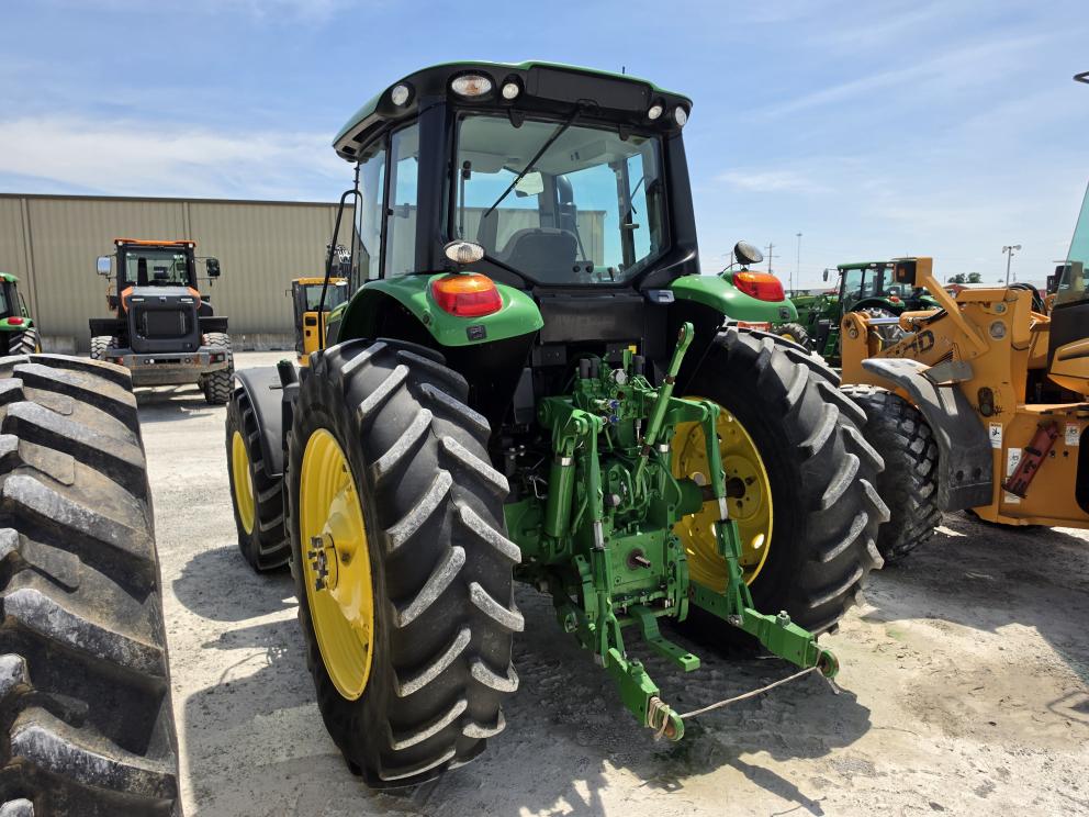 Image for 2022 John Deere 6155M