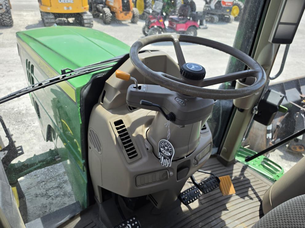 Image for 2022 John Deere 6155M