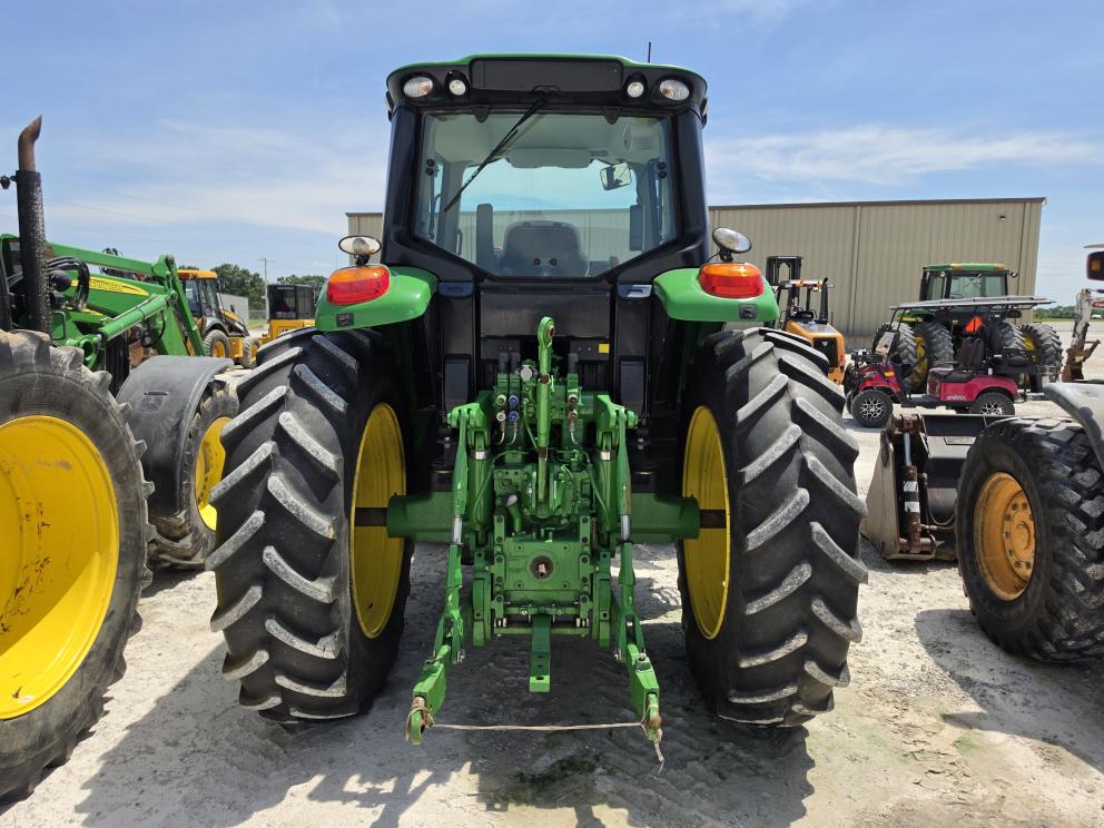 Image for 2022 John Deere 6155M